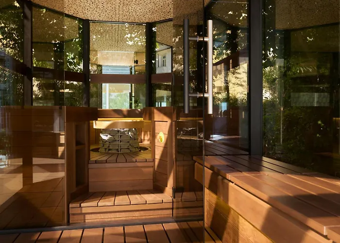 Badischer Hof Baden-Baden - Leonardo Limited Edition